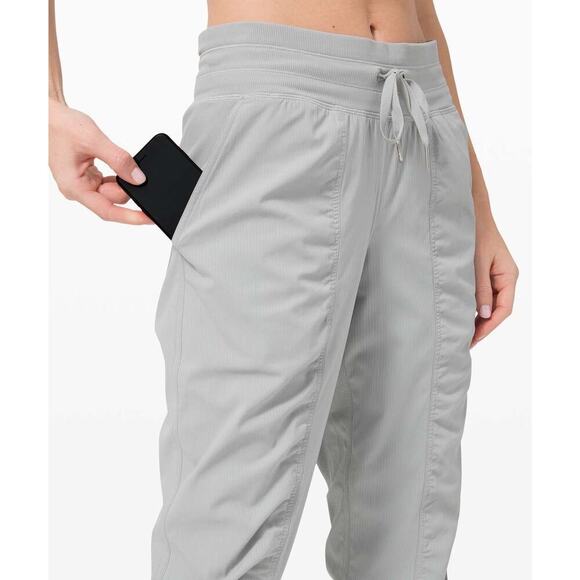 Lululemon Dance Studio Mid-Rise Jogger Silver Drop Gray Pants Sz 4 🖤 - Picture 16 of 16